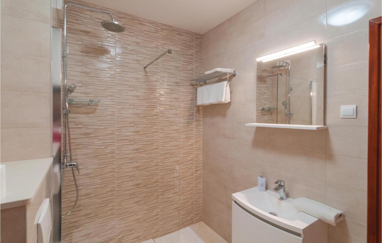 Nice Apartment In Omis With House Sea View Exterior foto