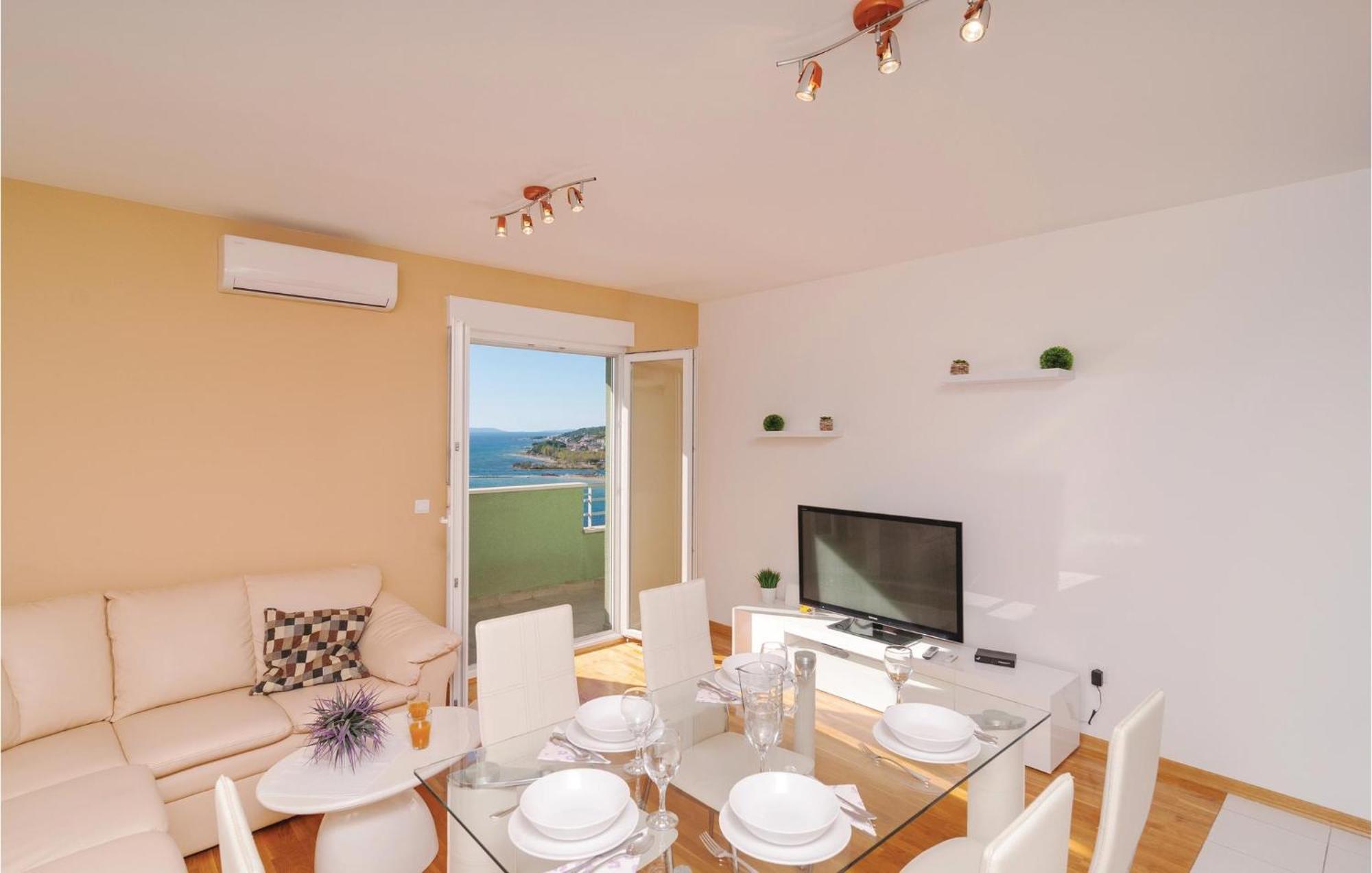 Nice Apartment In Omis With House Sea View Exterior foto