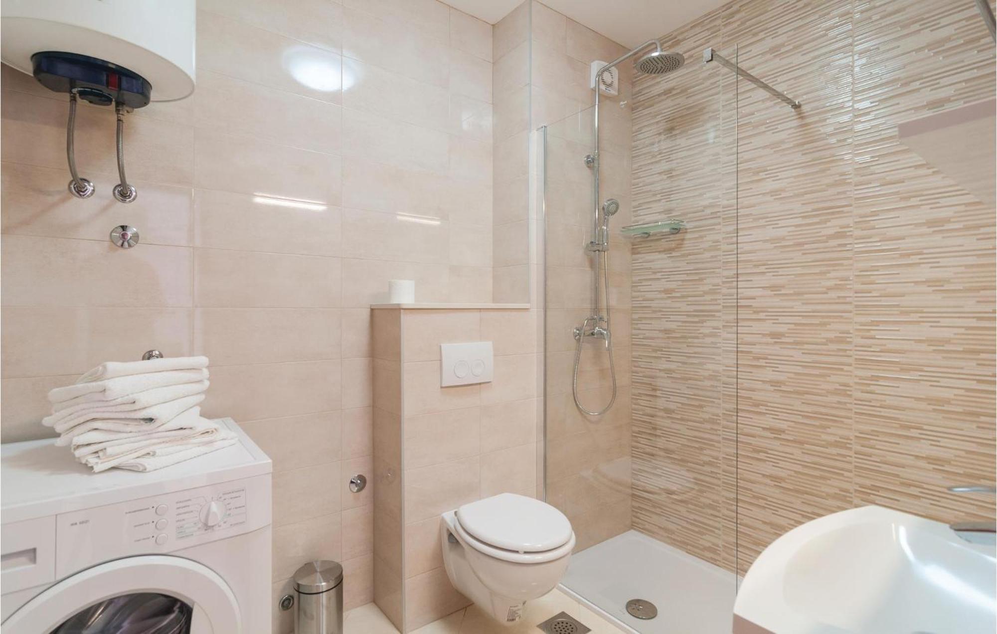 Nice Apartment In Omis With House Sea View Exterior foto